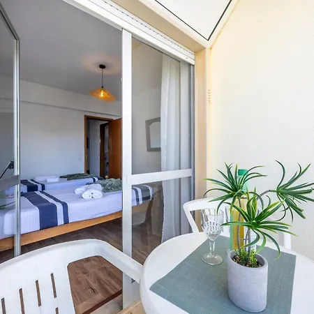 Sky Blue Haven - Portimao, Algarve Apartment *